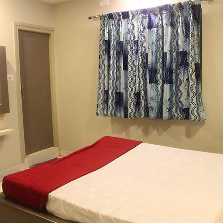 Hotel Lakshmi Grand Visakhapatnam Værelse billede